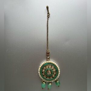 Elegant Gold and Green Pendant kundan tikka